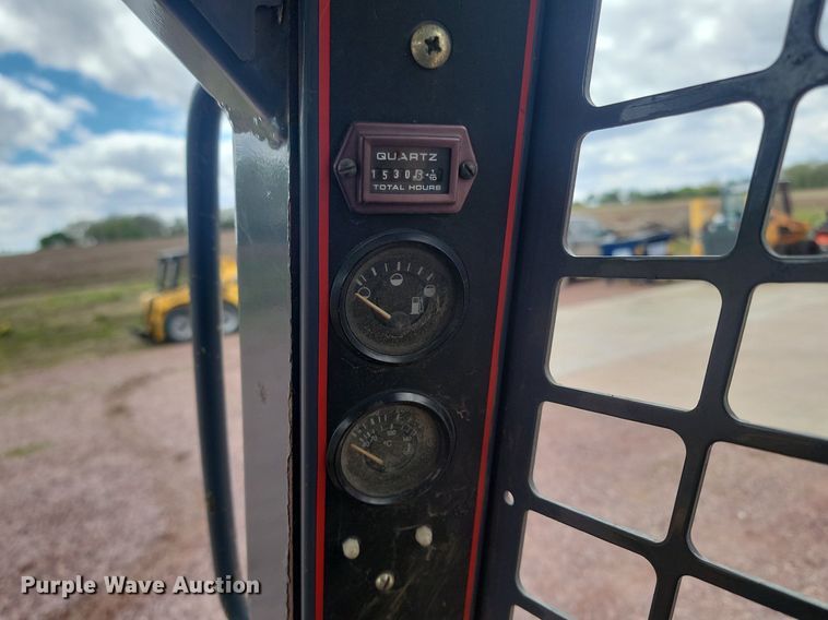 image for item NZ9837 2006 Mustang  2041 skid steer loader