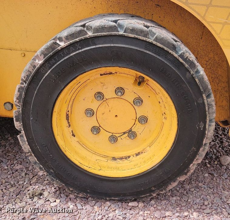 image for item NZ9837 2006 Mustang  2041 skid steer loader