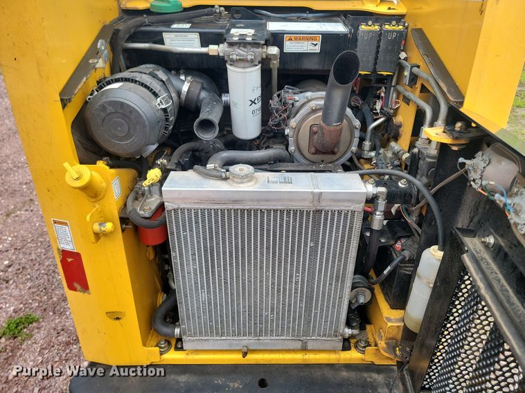 image for item NZ9838 Gehl R105 skid steer loader