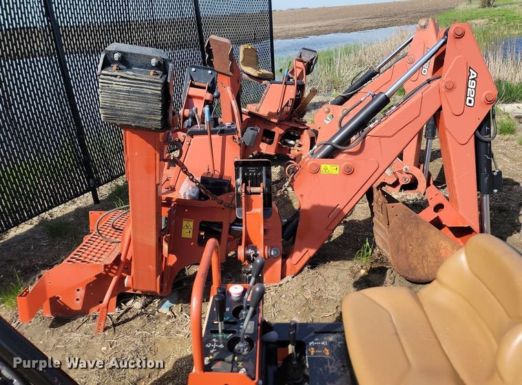 image for item NZ9857 2015 Ditch Witch A920 backhoe attachment