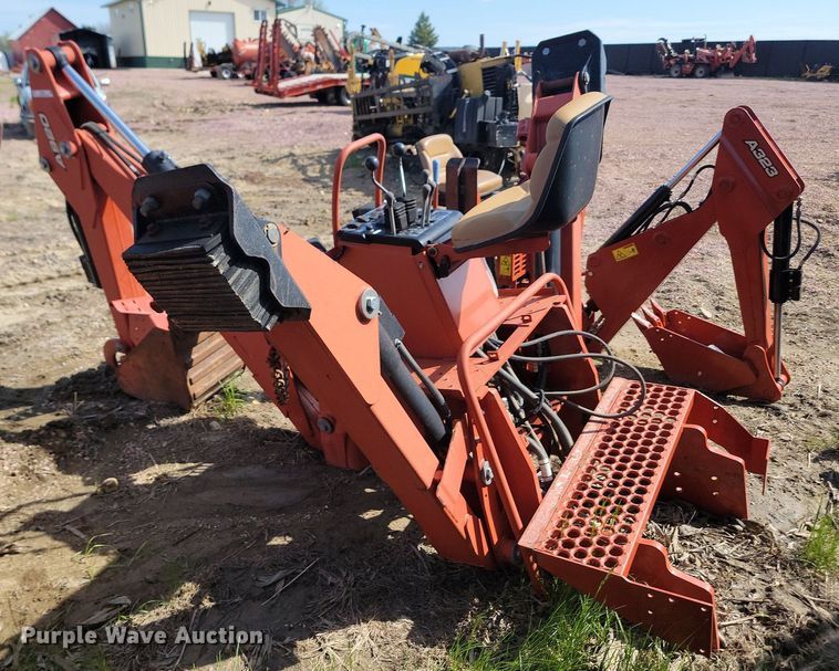 image for item NZ9857 2015 Ditch Witch A920 backhoe attachment