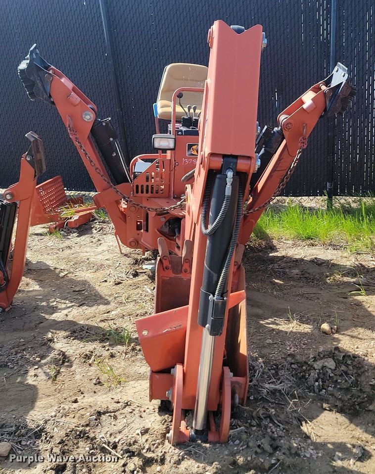 image for item NZ9857 2015 Ditch Witch A920 backhoe attachment