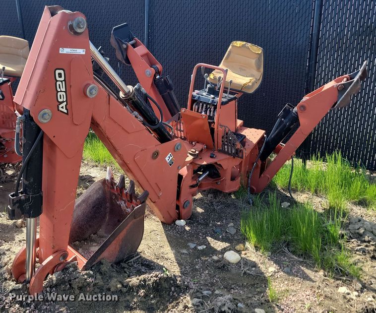 image for item NZ9858 Ditch Witch  A920 backhoe attachment