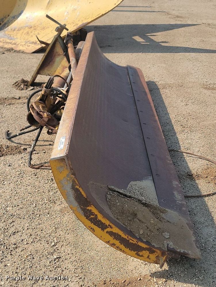 image for item NZ9866 12' W snow wing plow