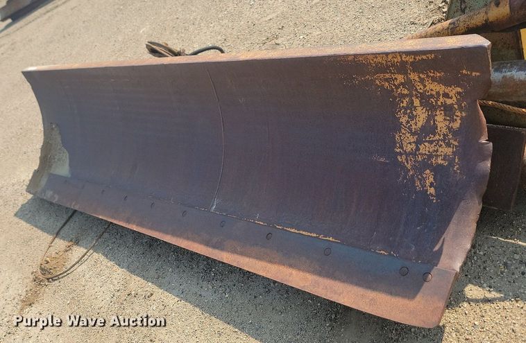 image for item NZ9866 12' W snow wing plow