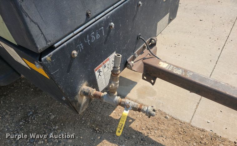 image for item NZ9867 Sullair 185JD air compressor