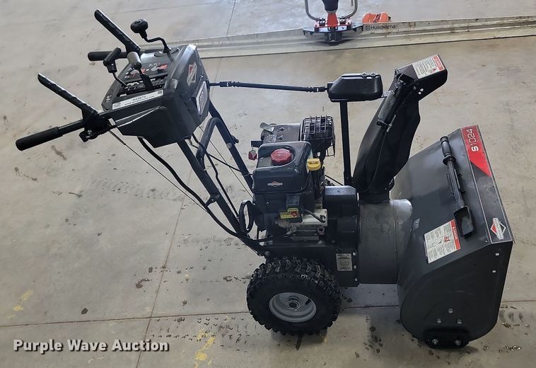 image for item NZ9870 Briggs & Stratton S1024 snow blower 