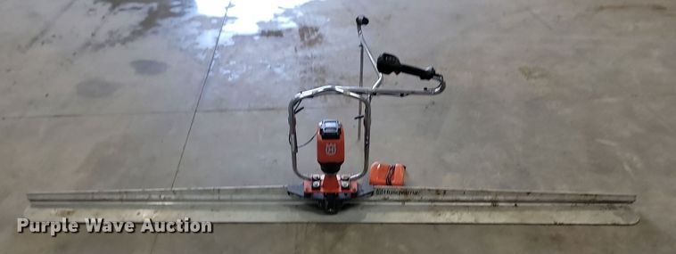 image for item NZ9871 2021 Husqvarna  BV301 vibrating screed