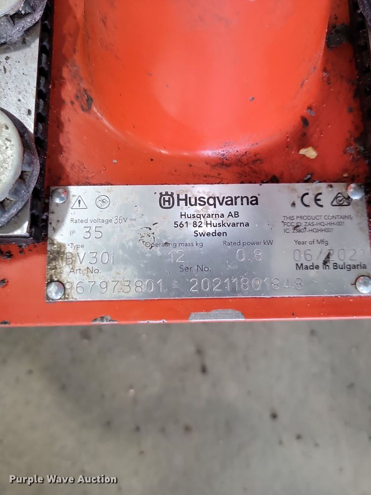 image for item NZ9871 2021 Husqvarna  BV301 vibrating screed