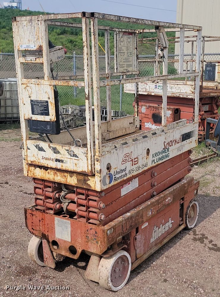 image for item NZ9878 1998 Snorkel SL-19 scissor lift