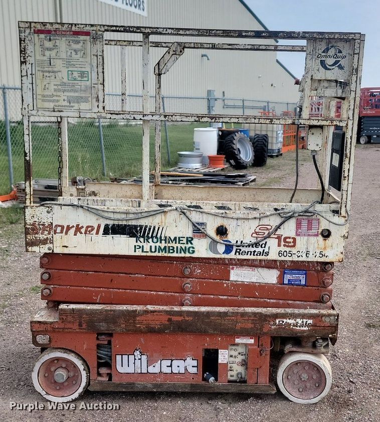 image for item NZ9878 1998 Snorkel SL-19 scissor lift