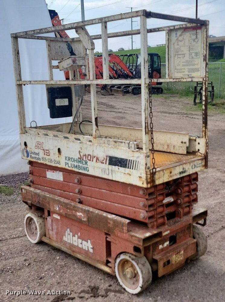 image for item NZ9878 1998 Snorkel SL-19 scissor lift