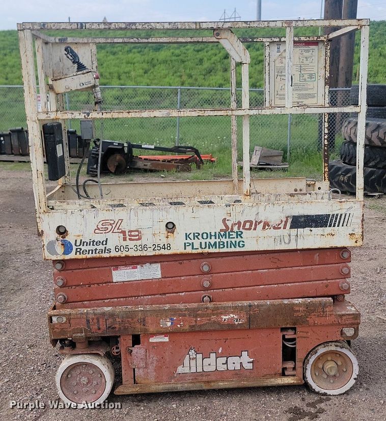 image for item NZ9878 1998 Snorkel SL-19 scissor lift