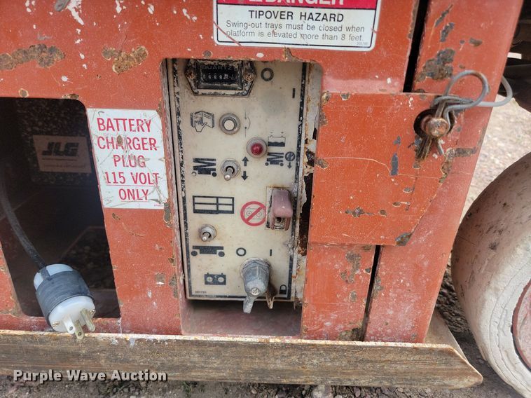 image for item NZ9878 1998 Snorkel SL-19 scissor lift