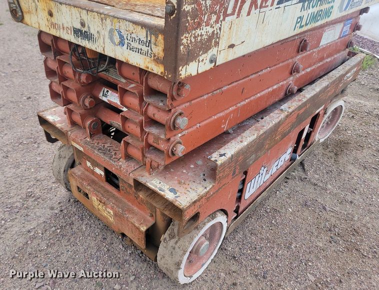 image for item NZ9878 1998 Snorkel SL-19 scissor lift