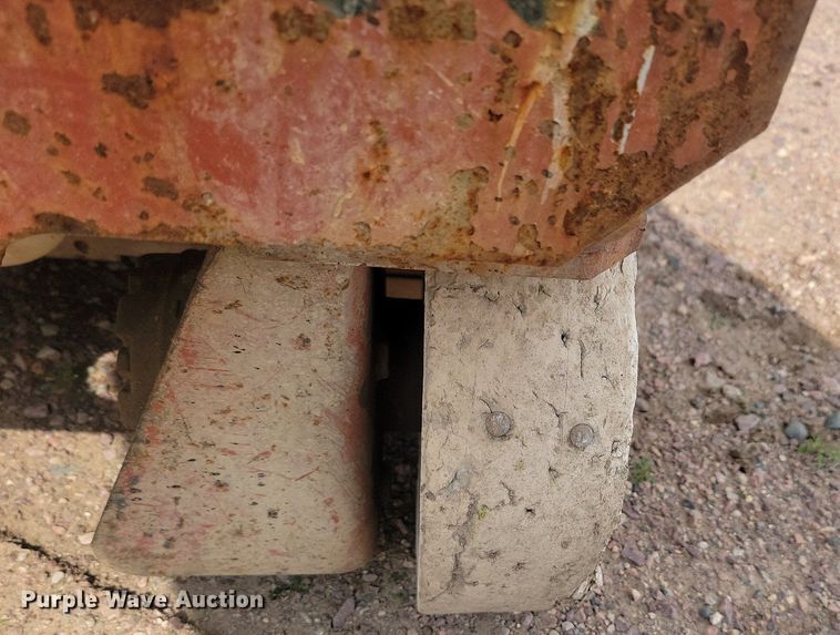 image for item NZ9878 1998 Snorkel SL-19 scissor lift