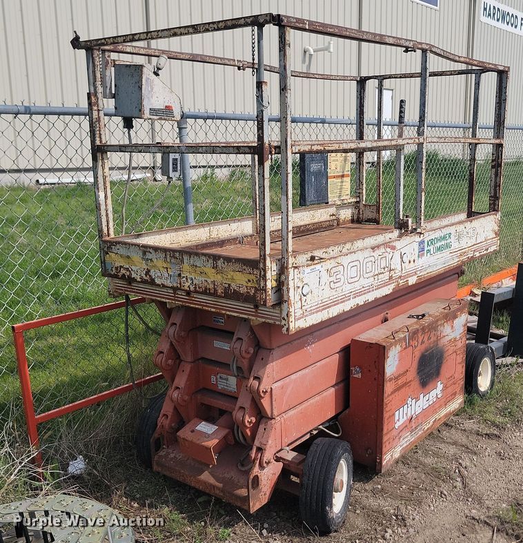 image for item NZ9879 1993 Snorkel 2546 scissor lift