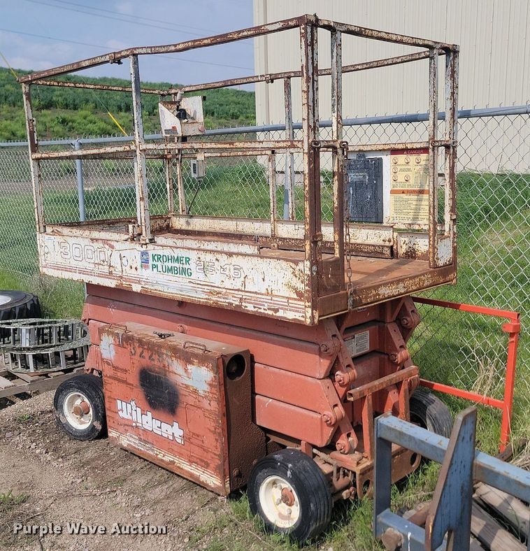 image for item NZ9879 1993 Snorkel 2546 scissor lift
