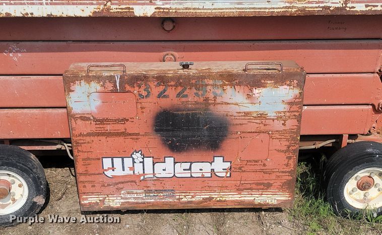 image for item NZ9879 1993 Snorkel 2546 scissor lift