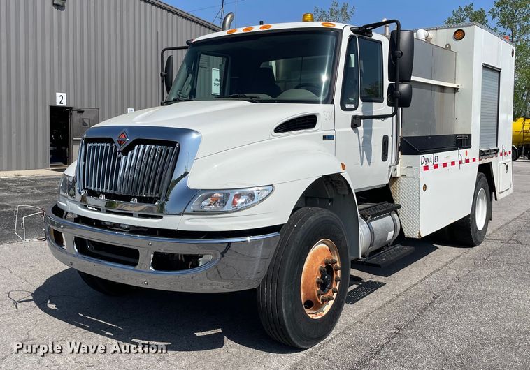 image for item OG9912 2014 International  4400 sewer jetter truck