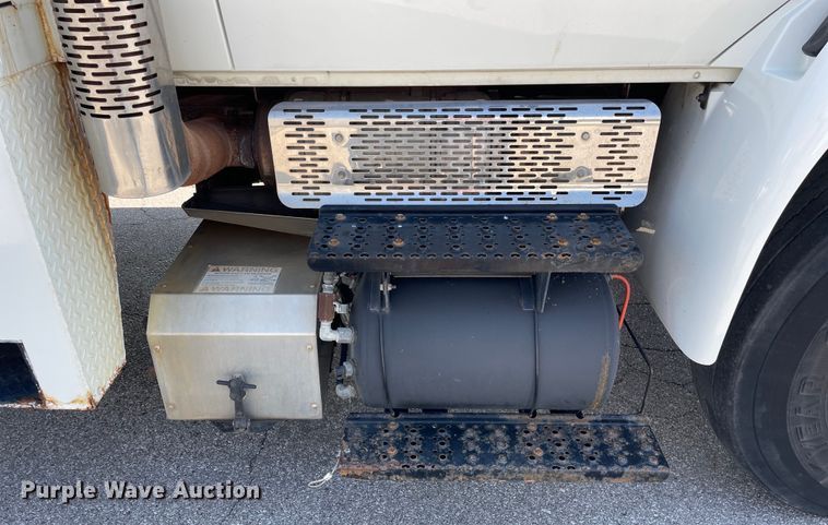 image for item OG9912 2014 International  4400 sewer jetter truck