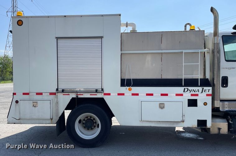 image for item OG9912 2014 International  4400 sewer jetter truck