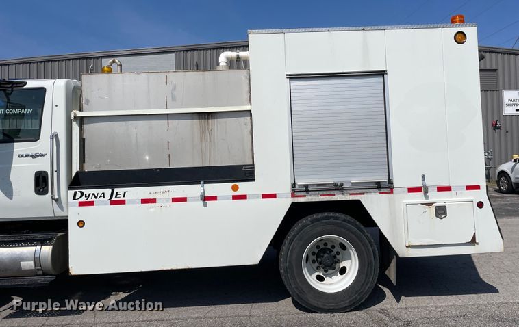 image for item OG9912 2014 International  4400 sewer jetter truck