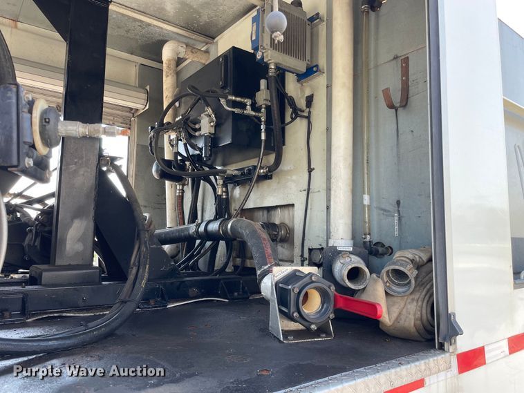 image for item OG9912 2014 International  4400 sewer jetter truck