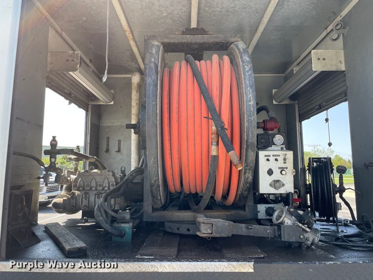 image for item OG9912 2014 International  4400 sewer jetter truck