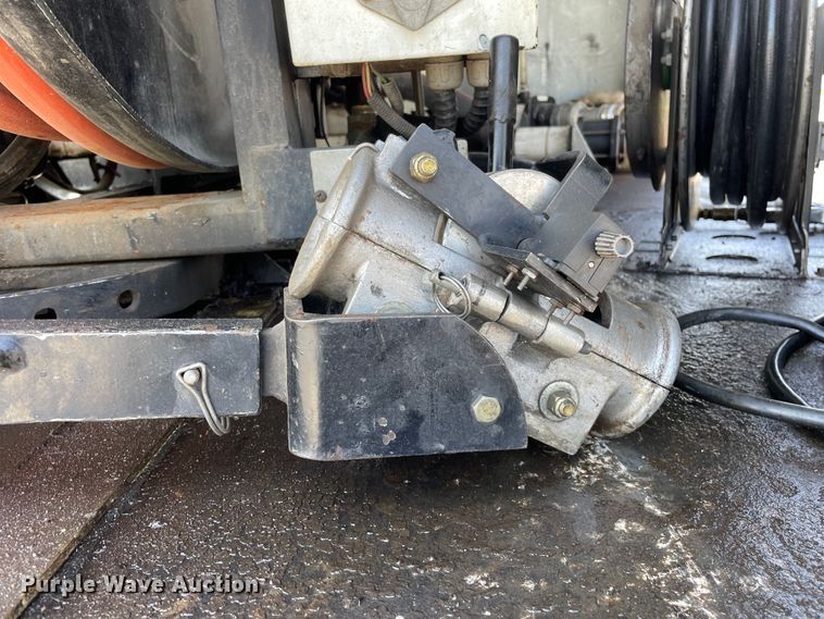 image for item OG9912 2014 International  4400 sewer jetter truck