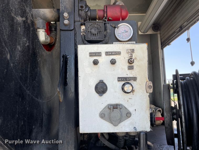 image for item OG9912 2014 International  4400 sewer jetter truck