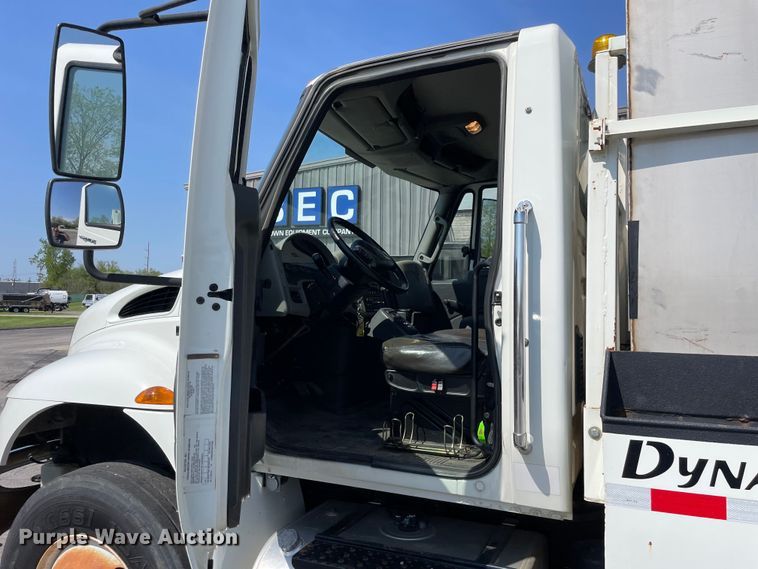 image for item OG9912 2014 International  4400 sewer jetter truck