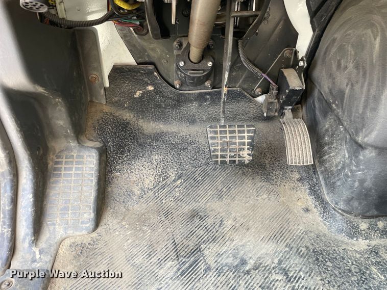 image for item OG9912 2014 International  4400 sewer jetter truck