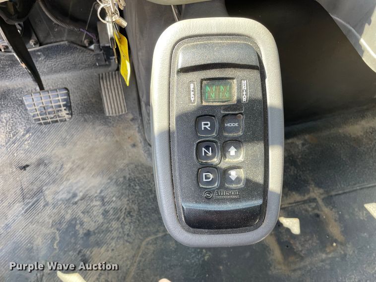 image for item OG9912 2014 International  4400 sewer jetter truck