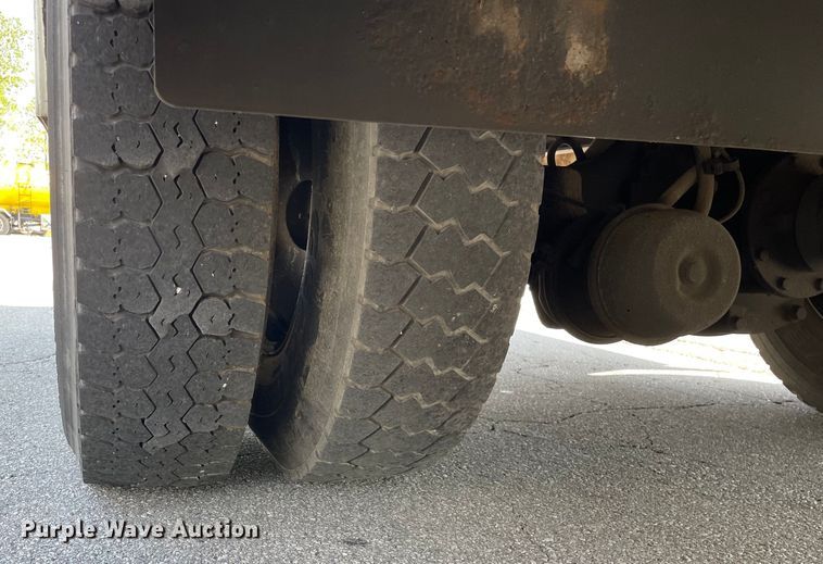 image for item OG9912 2014 International  4400 sewer jetter truck