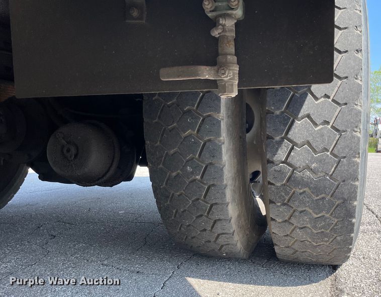 image for item OG9912 2014 International  4400 sewer jetter truck