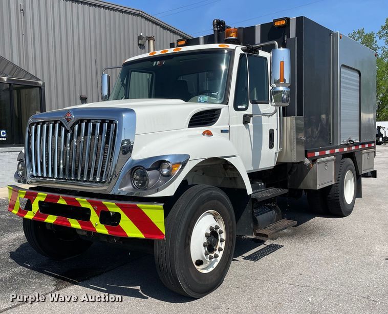 image for item OG9913 2008 International  7400  sewer jetter truck