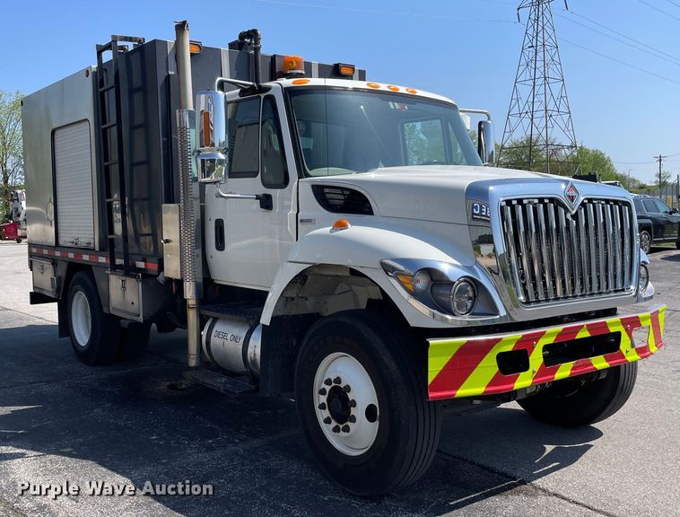 image for item OG9913 2008 International  7400  sewer jetter truck