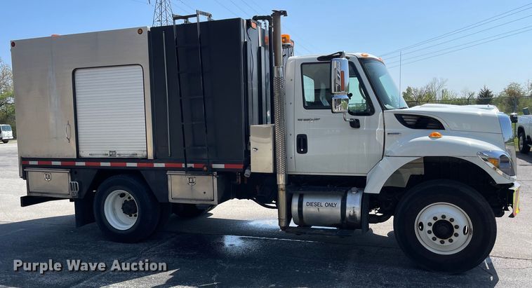 image for item OG9913 2008 International  7400  sewer jetter truck