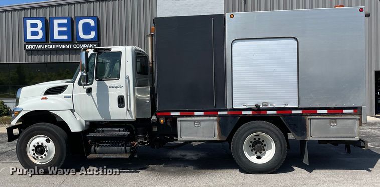 image for item OG9913 2008 International  7400  sewer jetter truck