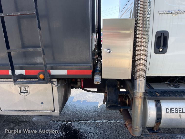 image for item OG9913 2008 International  7400  sewer jetter truck