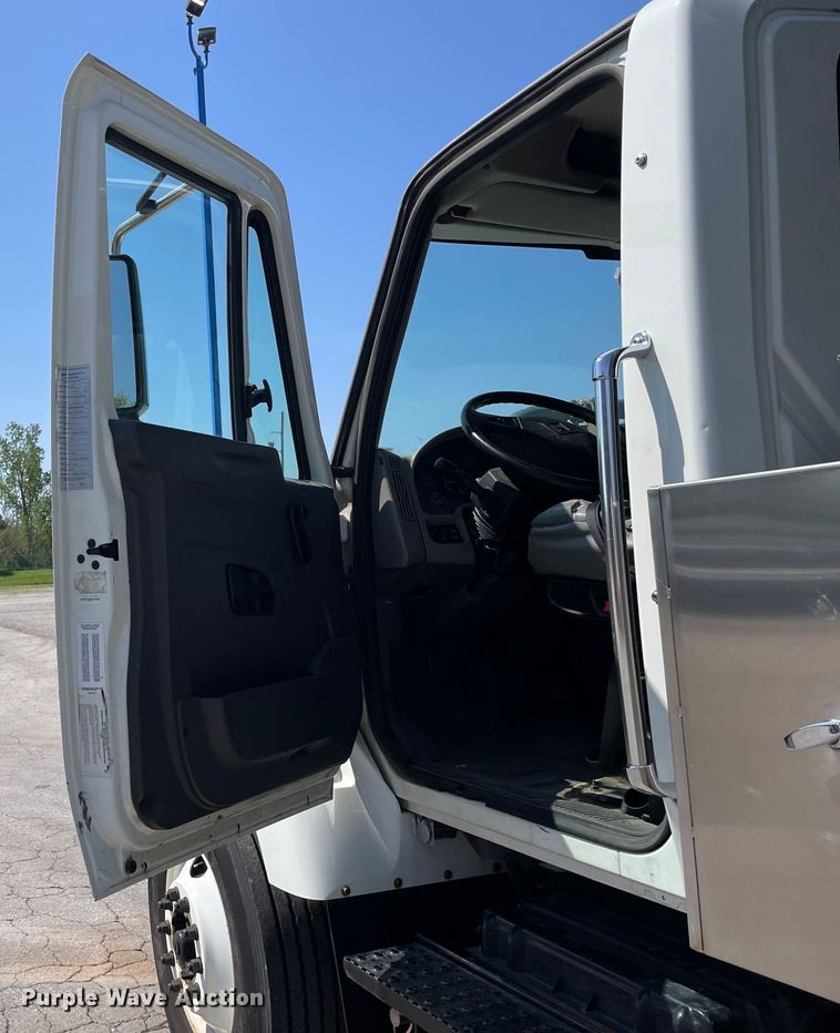 image for item OG9913 2008 International  7400  sewer jetter truck