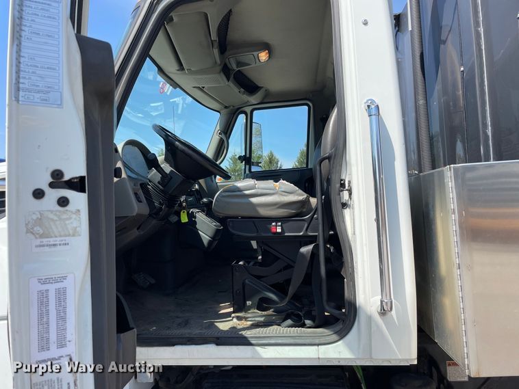 image for item OG9913 2008 International  7400  sewer jetter truck