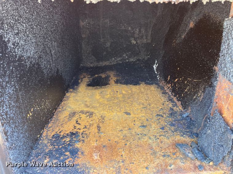 image for item OG9914 2014 Keizer-Morris 8000T asphalt hot box trailer