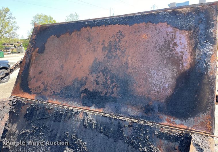 image for item OG9914 2014 Keizer-Morris 8000T asphalt hot box trailer