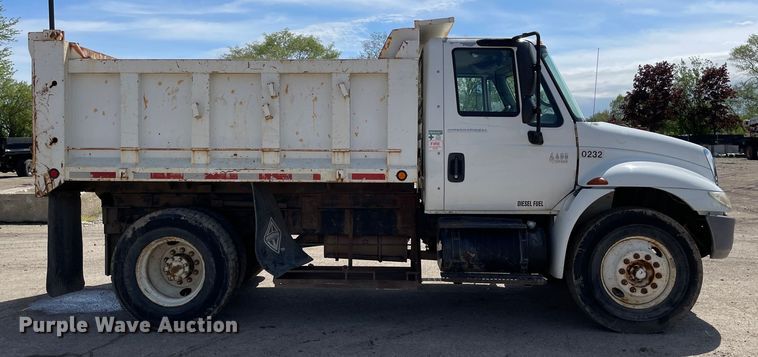 image for item OG9916 2003 International  4400 dump truck