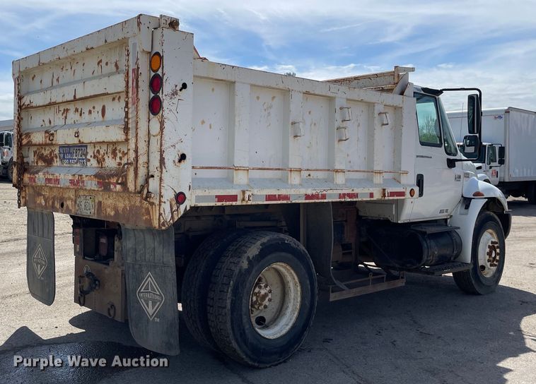 image for item OG9916 2003 International  4400 dump truck