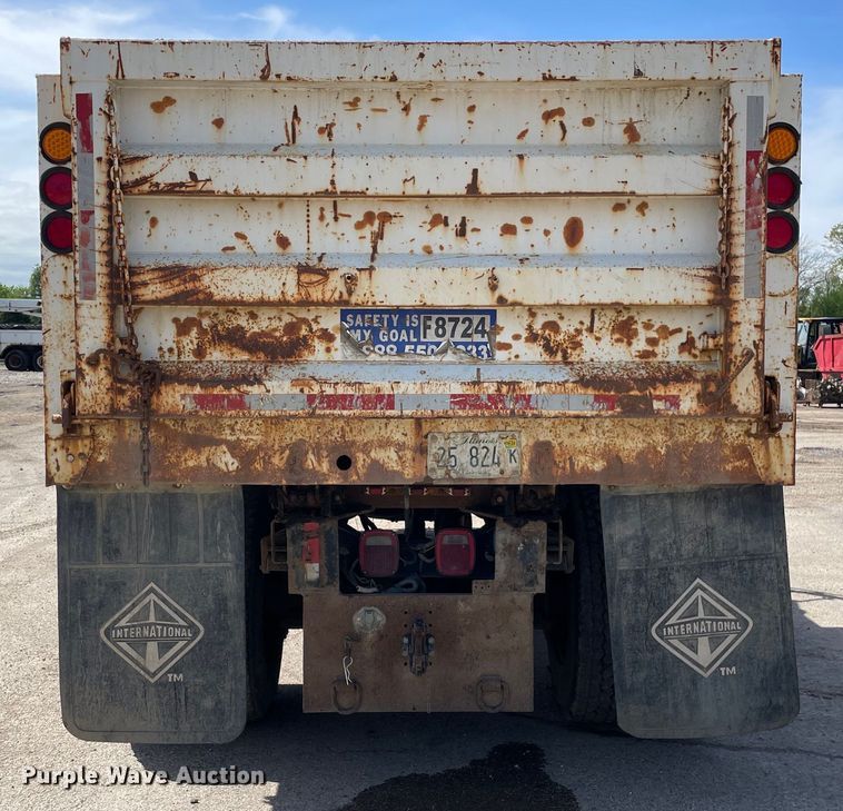 image for item OG9916 2003 International  4400 dump truck