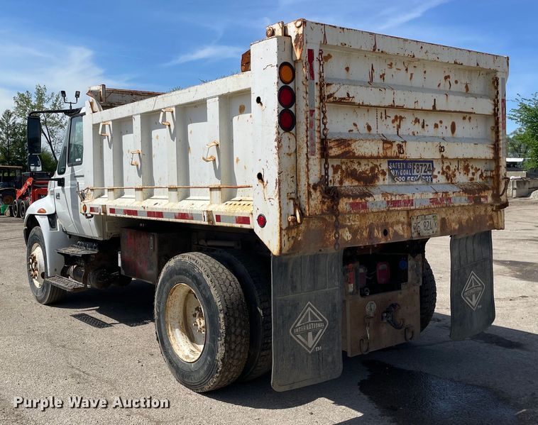 image for item OG9916 2003 International  4400 dump truck