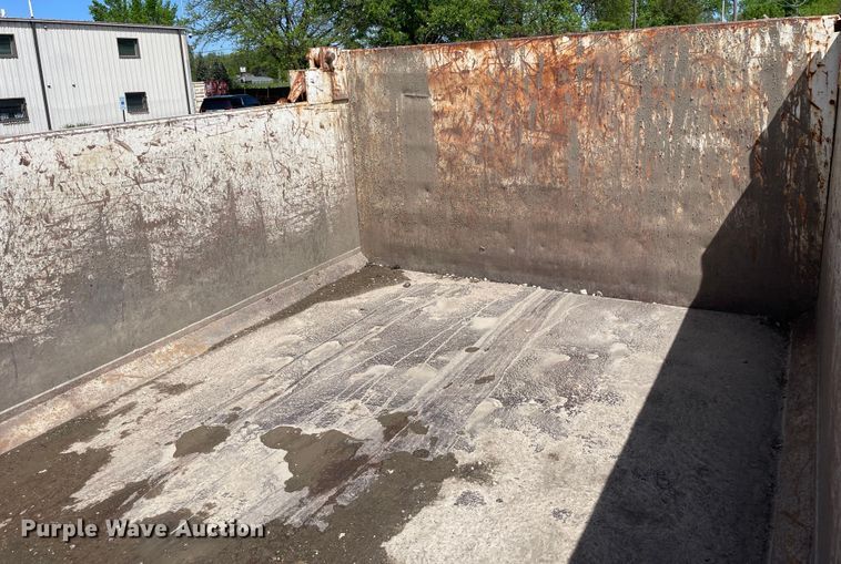 image for item OG9916 2003 International  4400 dump truck